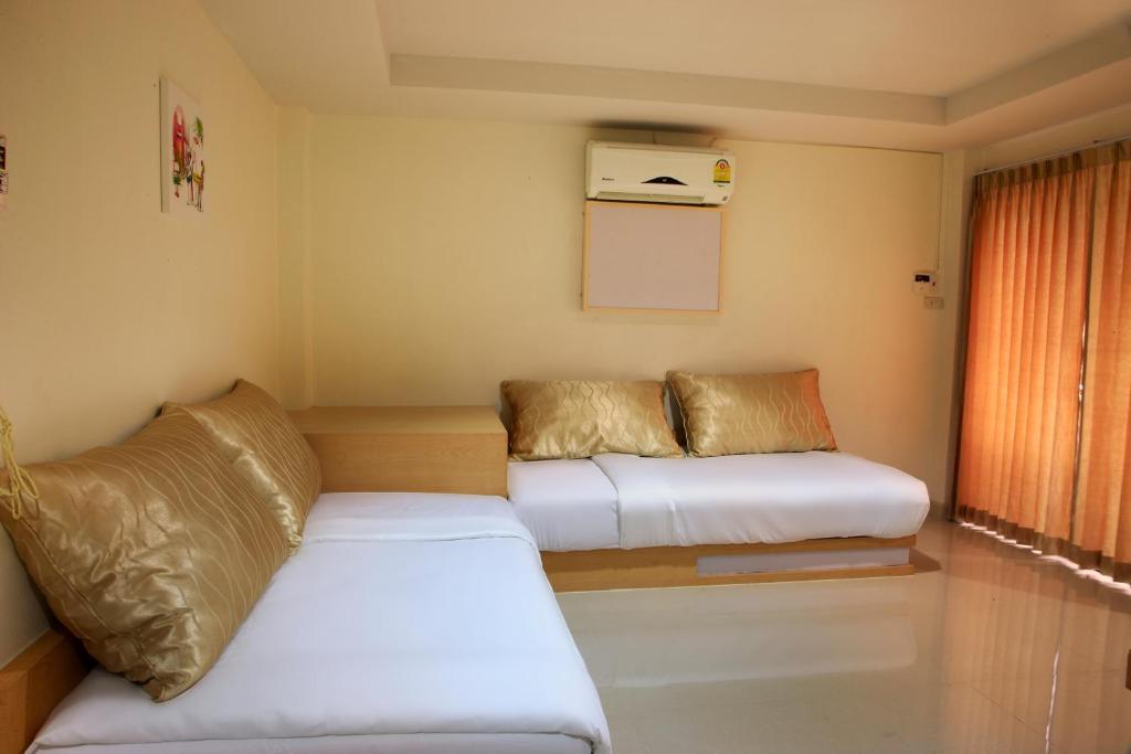 Hotel Baan Sanpoom Phitsanulok Pokoj fotografie